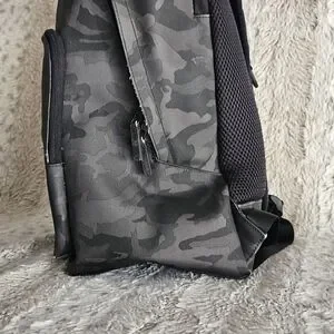 Lululemon Athletica Black and Gray Backpack Sleek Urban Design LULULEMON DEFINE BACKPACK 19L HEATHER BLACK Grey BAG LW9CQDS  main image 4